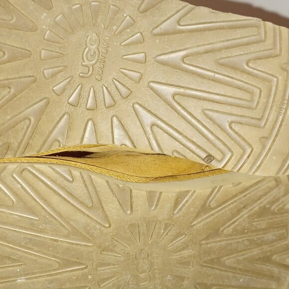 UGG Classic Boots Tan Size 7 - Picture 5 of 8